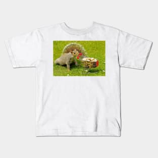 Squirrel with shopping trolley cart stocking up for winter . Kids T-Shirt